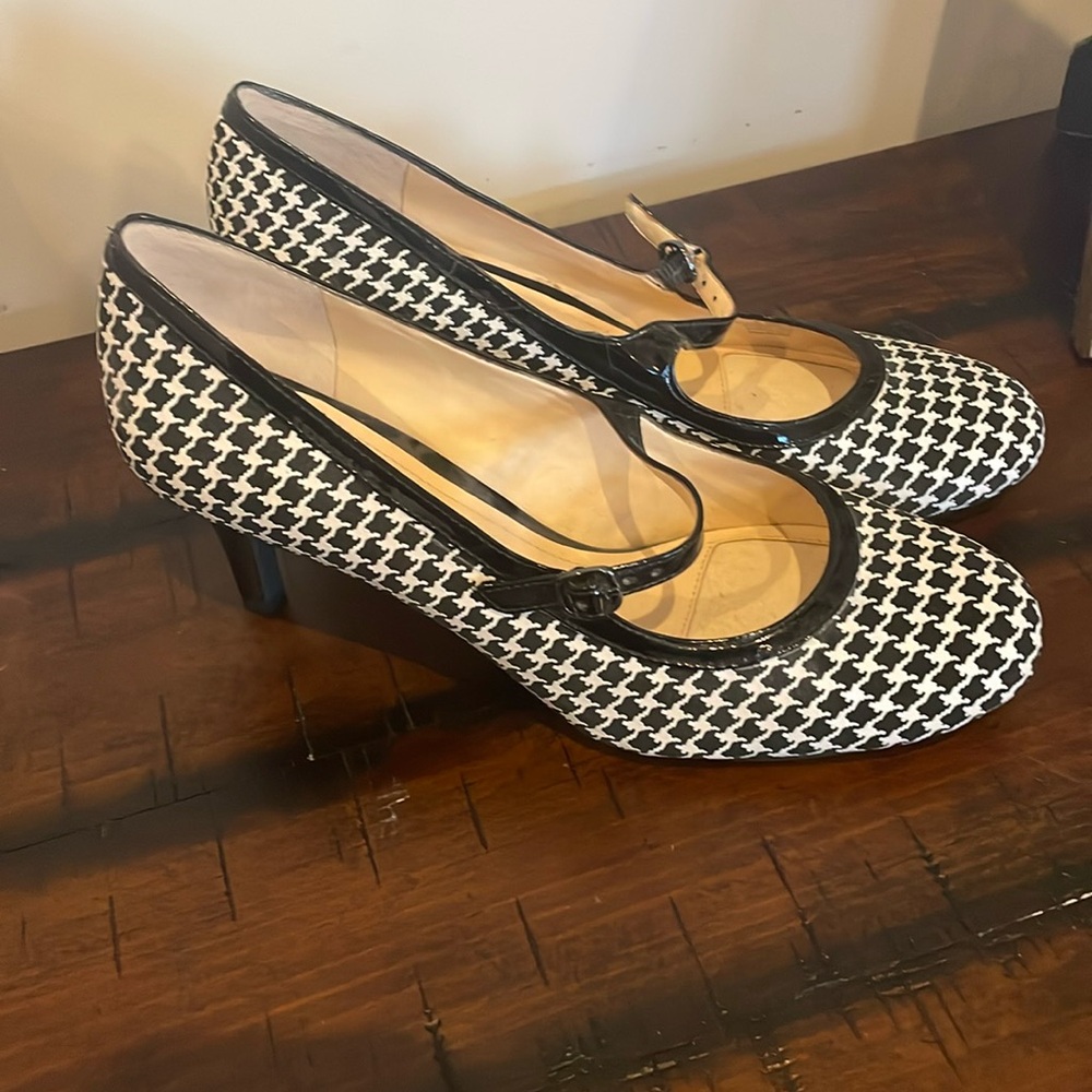 Houndstooth Mary Jane Pumps